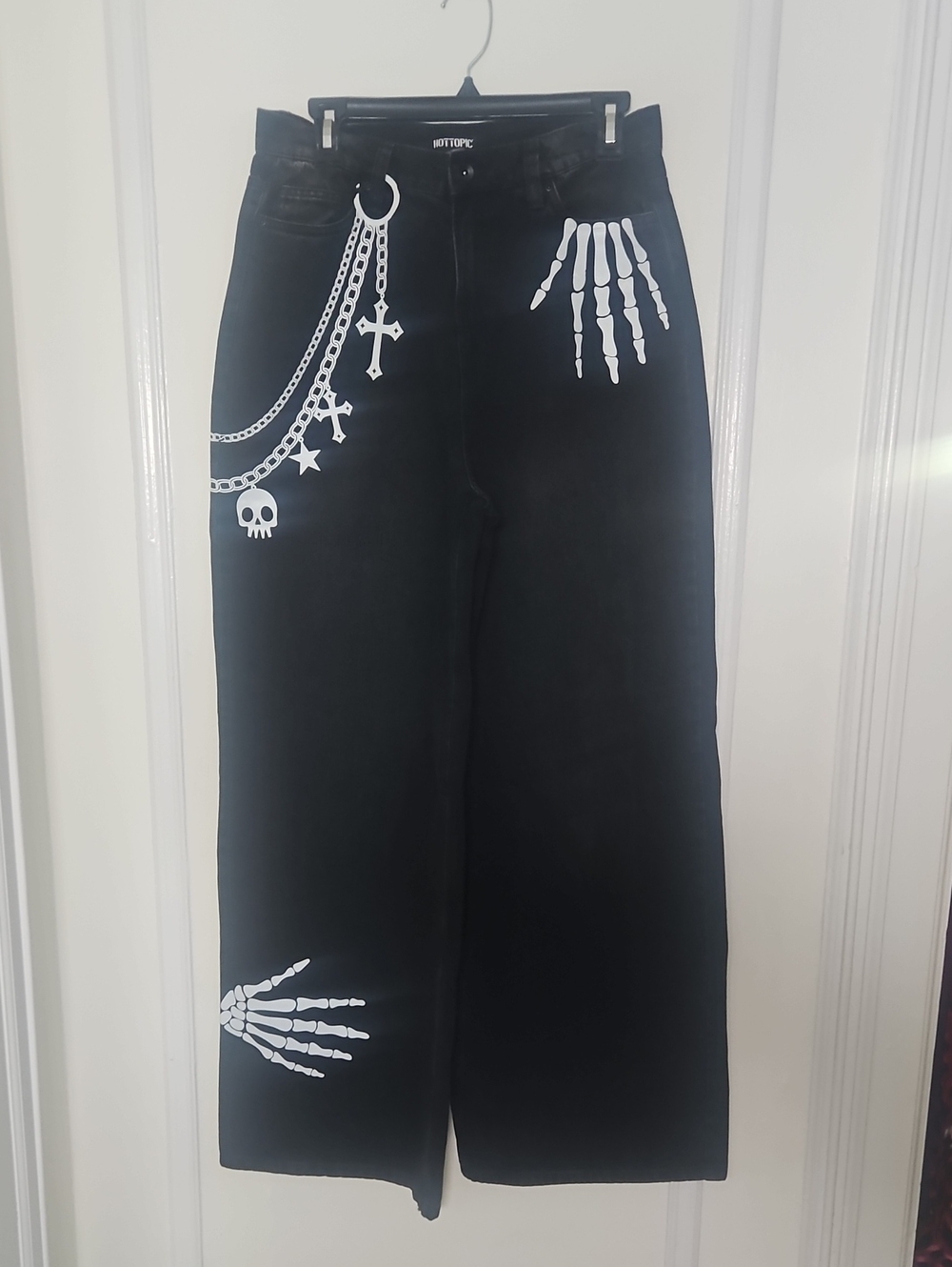 Weekend Sale ✨️ Hot Topic Black Wide-Leg Jeans with White Skeleton & Chain